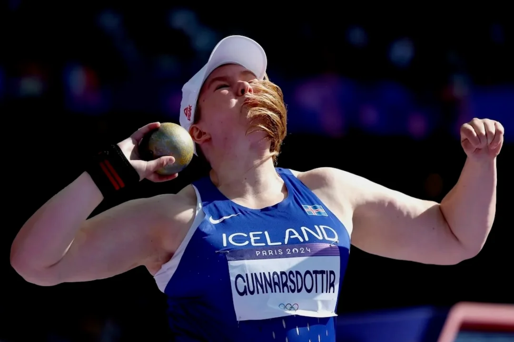 Gunnarsdóttir throwing shot put